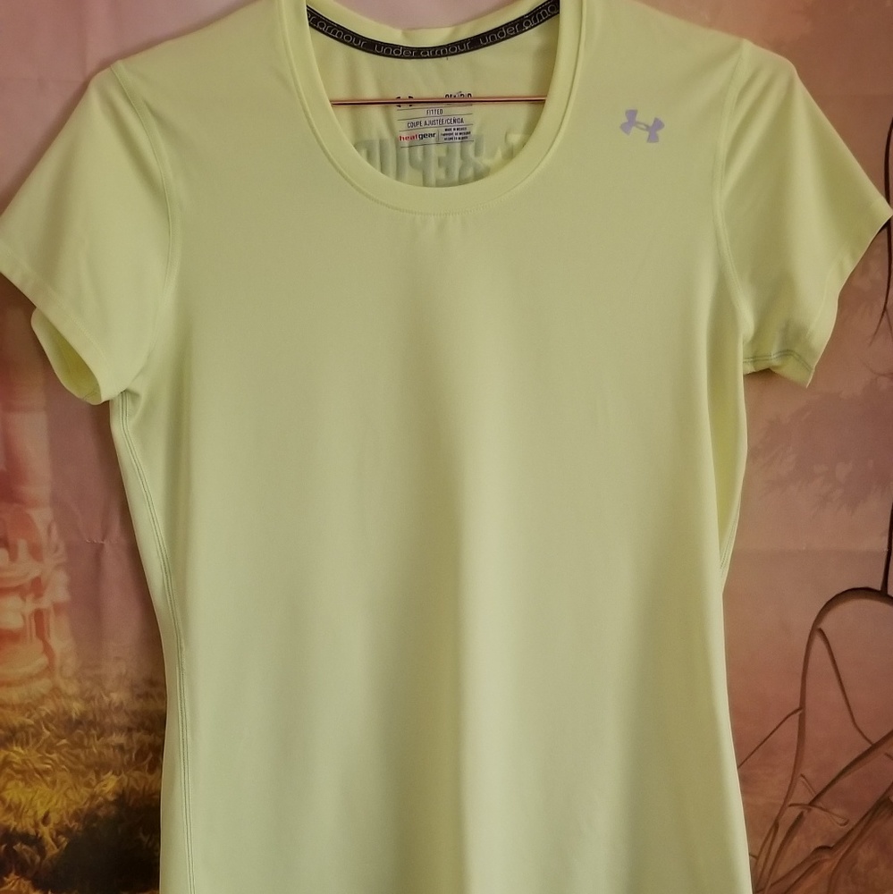 Under Armour heat gear Athletic  Top